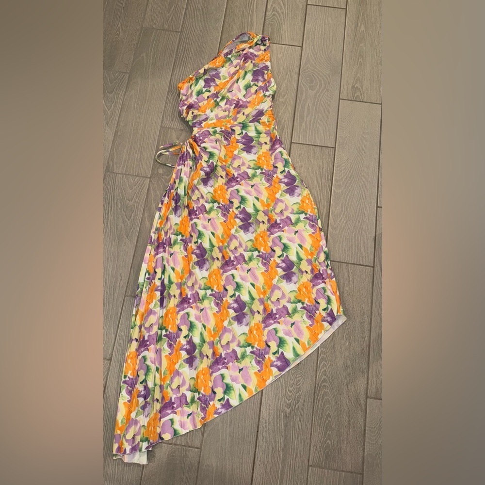 (2) Floral Pleated Maxi Dress - Picture 3 of 3